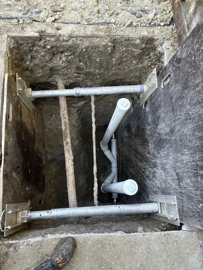 Experienced plumber completing Drain Cleaning work in Hilmar-Irwin